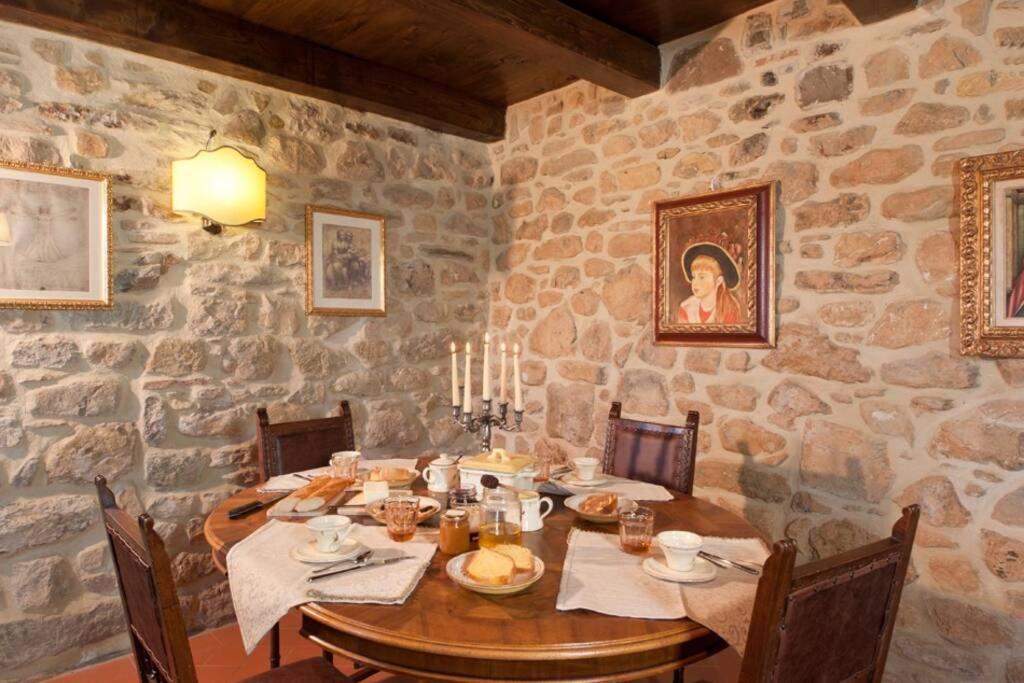 Villa Liz Tuscany, Private Pool, Hot Tub, Property Fenced, Pets Allowed Поппи Экстерьер фото